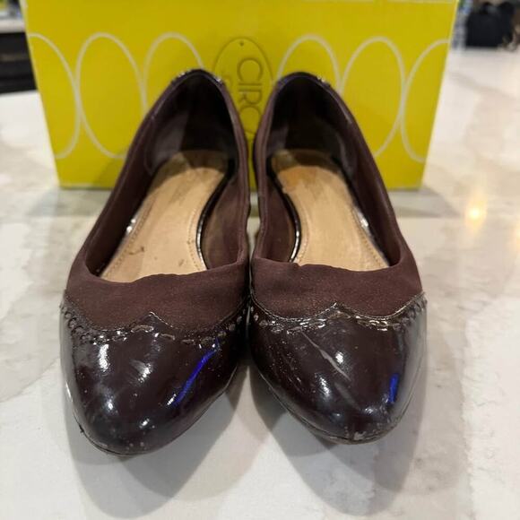 Circa Joan & David Wedge Pumps Womens 7.5M Wing Tip Brown Patent Leather Stretch - Picture 4 of 8